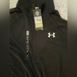 Women’s medium Under Armour quarter zip up